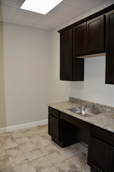 More Photos Of 3900 S Stonebridge Dr, McKinney Office For Lease