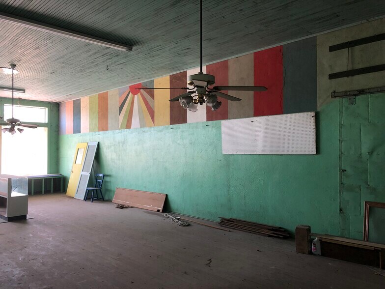 More Photos Of 6321 Commerce St, Wallis Storefront Retail Office For Lease