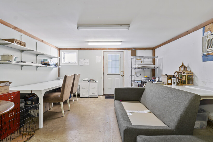 More Photos Of 2049 Post Rd, Wells Storefront Retail Office For Lease