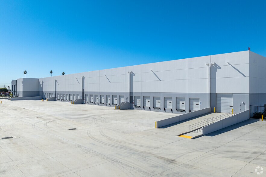 More Photos Of 112 W Alondra Blvd, Gardena Unknown For Lease