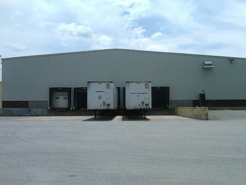 More Photos Of 3 Grande Blvd, Saratoga Springs Warehouse For Lease