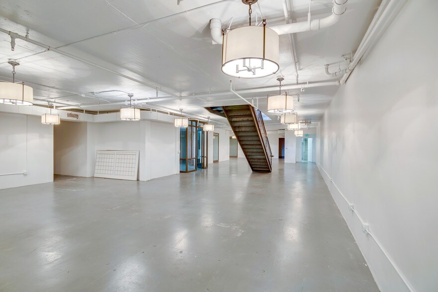 More Photos Of 708 N Croft Ave, Los Angeles Office For Lease