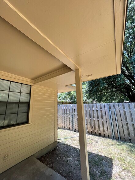 More Photos Of 221 Highland Ave, Waxahachie Multifamily For Sale
