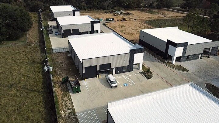 More Photos Of 1635 S Cherry St, Tomball Industrial For Sale