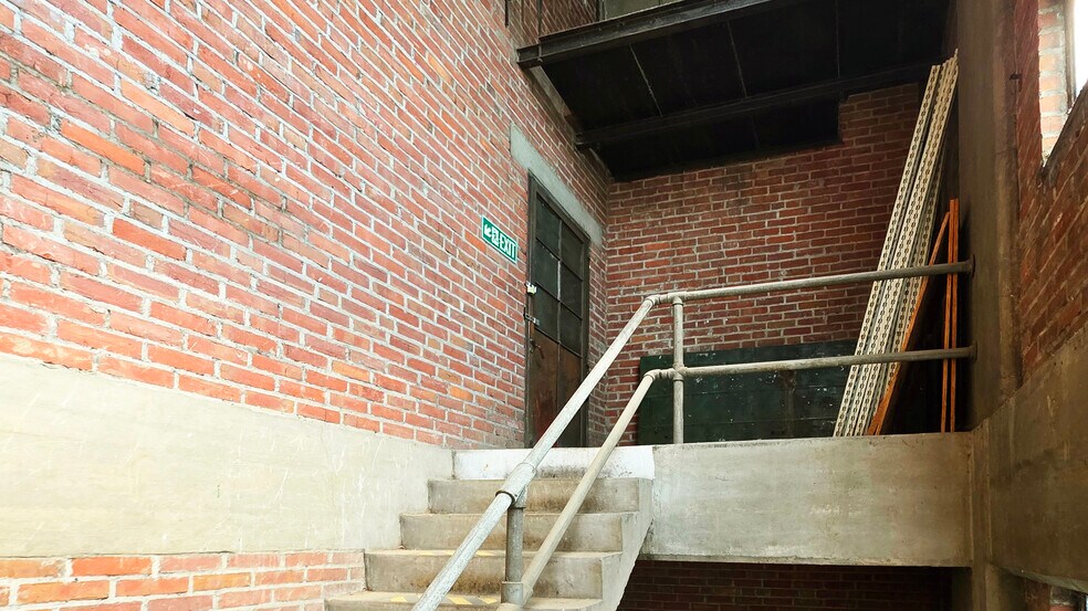 More Photos Of 3901 Main St, Philadelphia Office For Lease