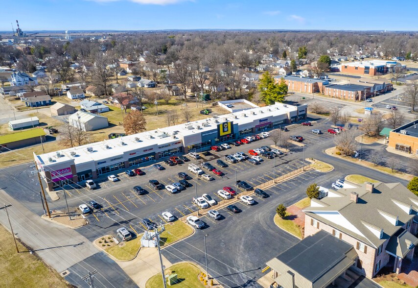 More Photos Of 211-249 N Main St, Sikeston Freestanding For Sale