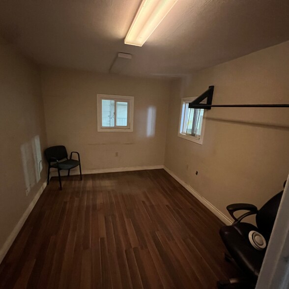 More Photos Of 4418 51 Av, Redwater Warehouse For Sale