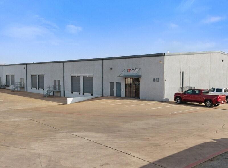 More Photos Of 812-814 Blue Mound Rd, Saginaw Warehouse For Lease