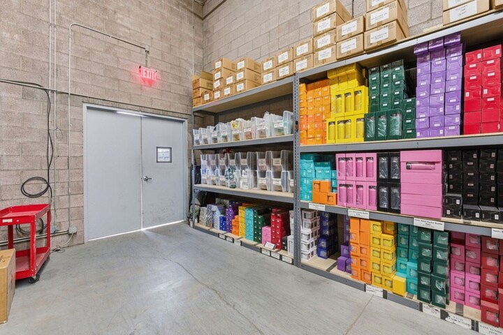 More Photos Of 7411 W Boston St, Chandler Warehouse For Lease