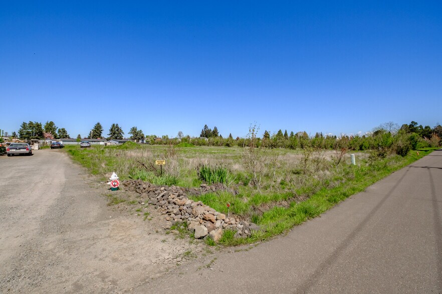 More Photos Of 1661 Lincoln Rd, Woodburn Land For Sale