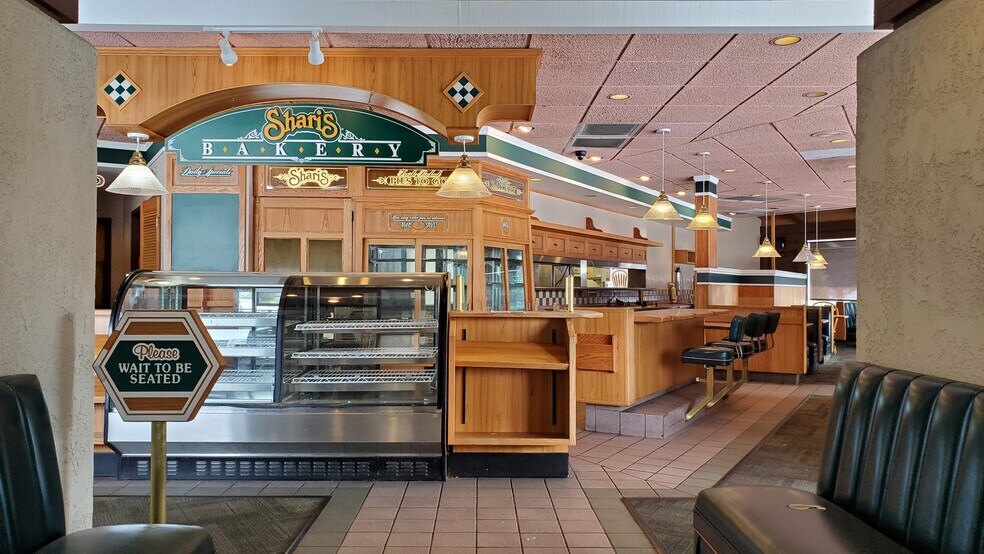 More Photos Of 331 W Ironwood Dr, Coeur d'Alene Restaurant For Lease