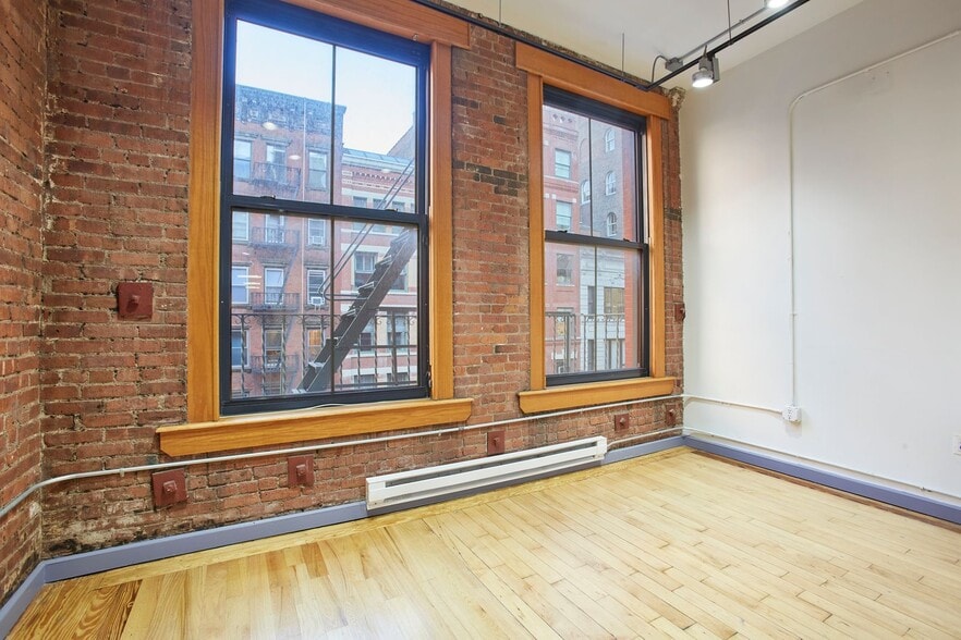 More Photos Of 179 Franklin St, New York Office Residential For Lease
