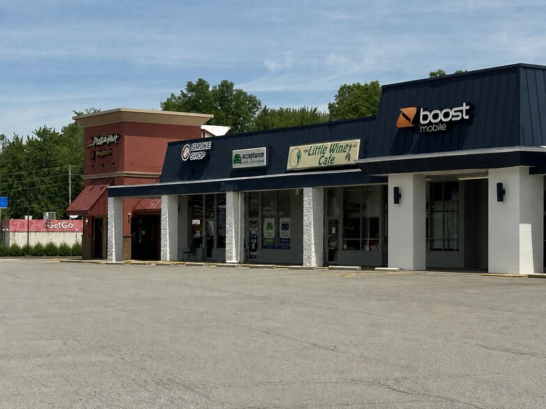 More Photos Of 2700-2790 Mahoning Ave NW, Warren Storefront For Lease