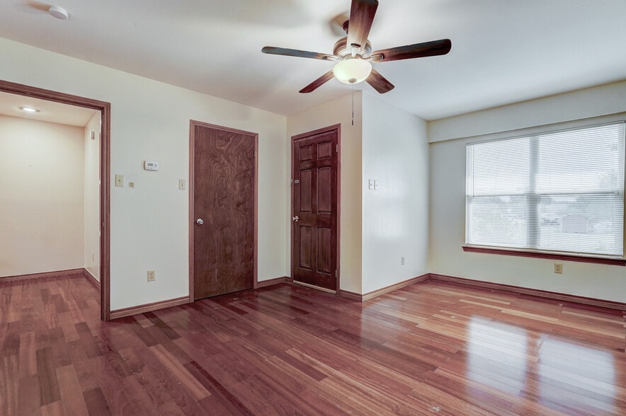 More Photos Of 40202 Settlers Path, Georgetown Apartments For Sale