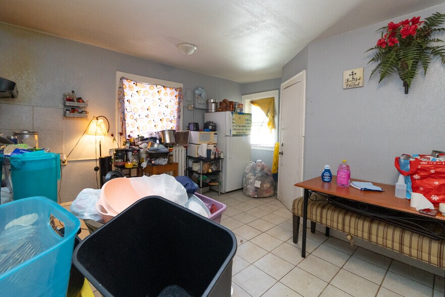 More Photos Of 1321 Payne Ave, Saint Paul Storefront Retail Residential For Sale