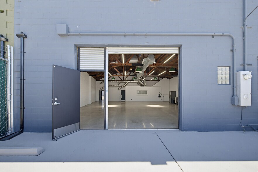 More Photos Of 6819 West Blvd, Inglewood Warehouse For Lease