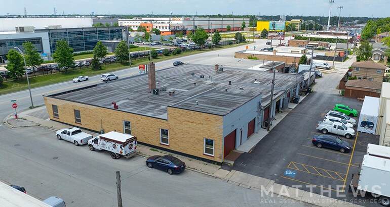 Primary Photo Of 8844-8854 W 47th St, Brookfield Warehouse For Lease