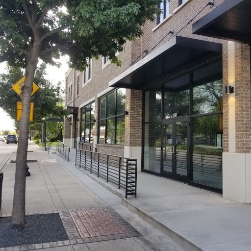 More Photos Of 409 N Oak St, Roanoke Storefront Retail Office For Lease