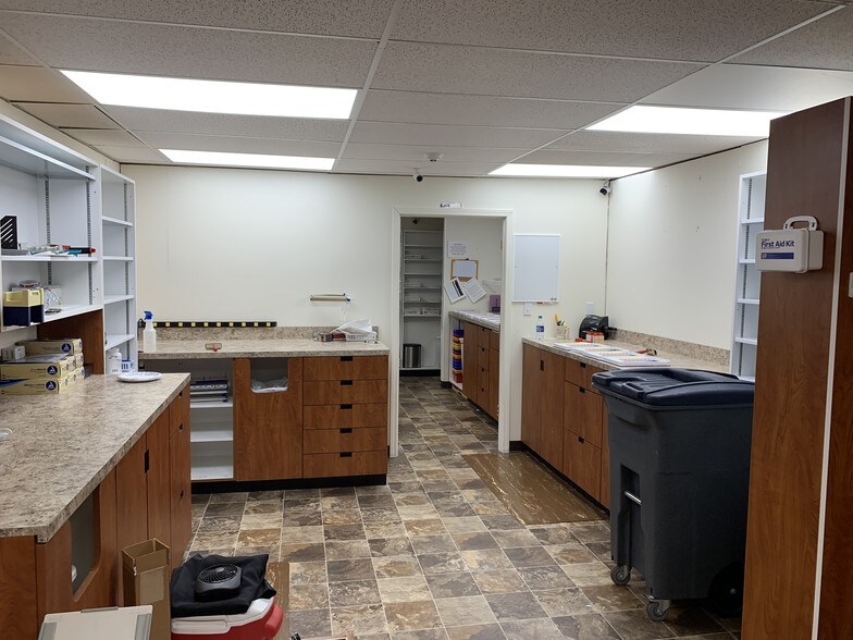 More Photos Of 629 N Main St, Shelbyville General Retail For Lease