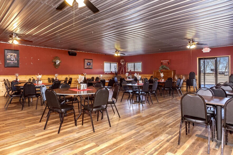 More Photos Of 119 N Lincoln St, Ransom Bar For Lease