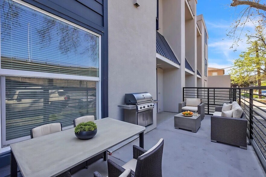 More Photos Of 3000 T St, Sacramento Apartments For Sale