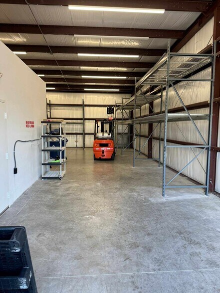 More Photos Of 35365 Condominium Blvd, Zephyrhills Warehouse For Sale