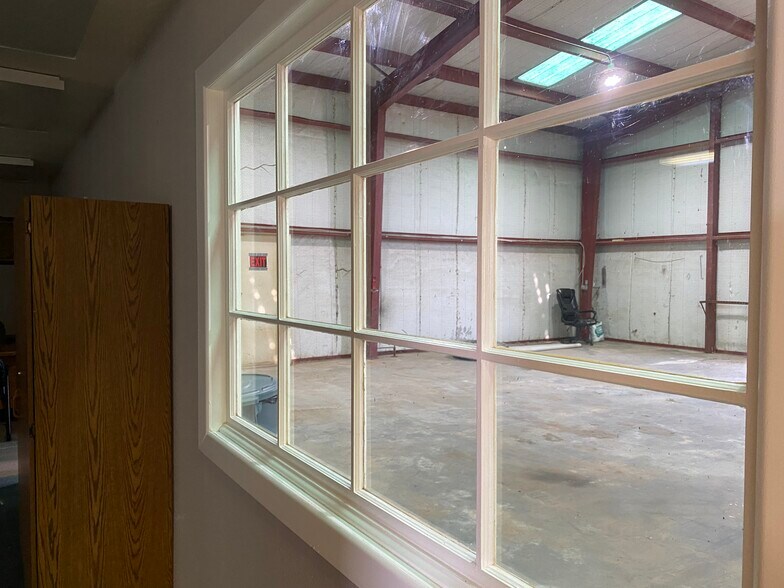 More Photos Of 8051 Seymour Hwy, Wichita Falls Warehouse For Lease