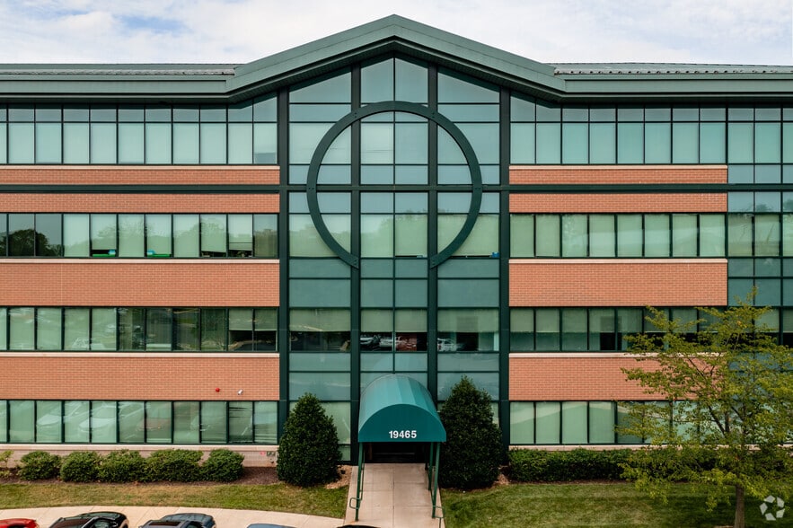 More Photos Of 19465 Deerfield Ave, Lansdowne Medical For Lease