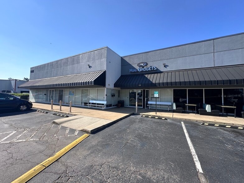 More Photos Of 562 Wylie Rd Se, Marietta Unknown For Lease