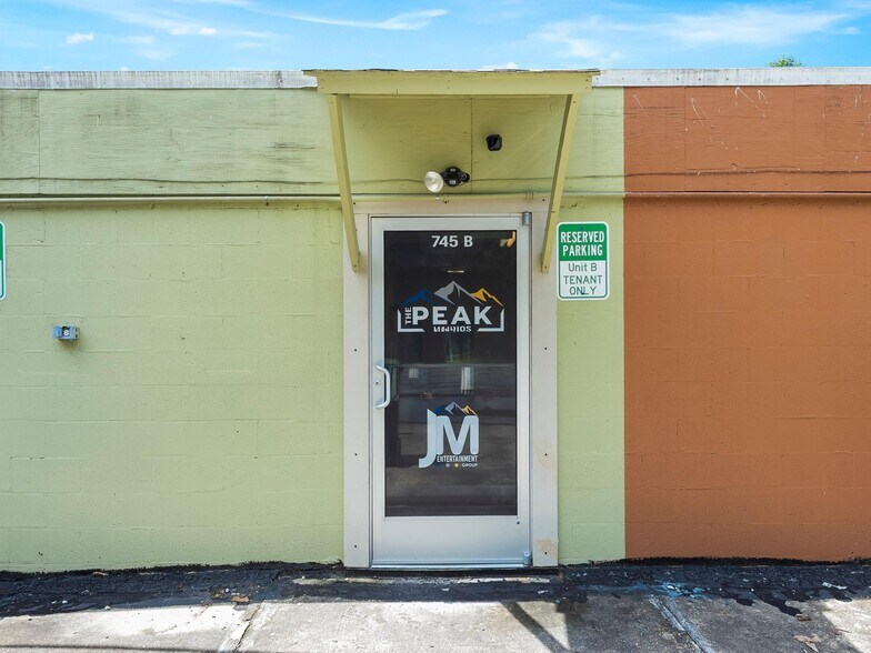 More Photos Of 745 Carl Eller Rd, Mars Hill Freestanding For Lease