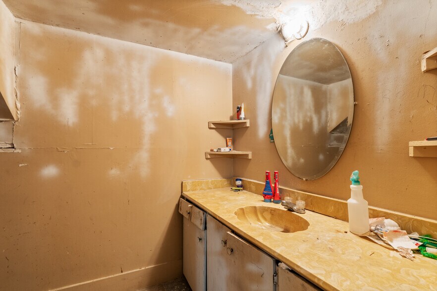 More Photos Of 622 S Wright St, Siloam Springs Apartments For Sale