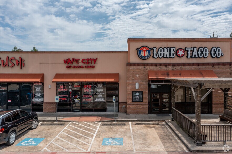 More Photos Of 3811 Center St, Deer Park Unknown For Lease