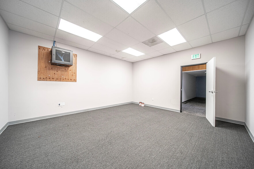 More Photos Of 5301 Whittier Blvd, Los Angeles Office For Lease