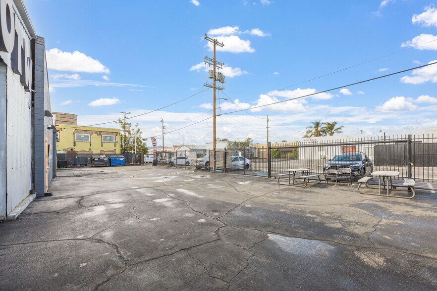 More Photos Of 5524-5536 Satsuma Ave, North Hollywood Food Processing For Sale