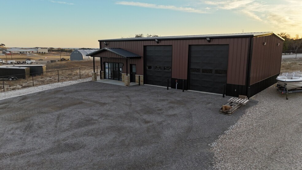 More Photos Of 109 Bennett Hills Dr, Weatherford Warehouse For Sale