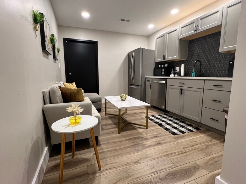 More Photos Of 1522 Oakhurst Dr, Charleston Office For Sale