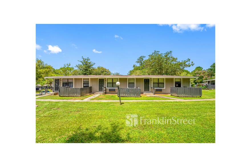 More Photos Of 965 Candlelight Blvd, Brooksville Apartments For Sale