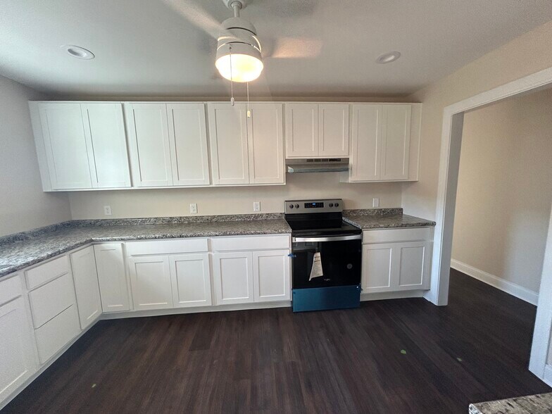 More Photos Of 924 Brookline Blvd, Pittsburgh Storefront Retail Residential For Lease