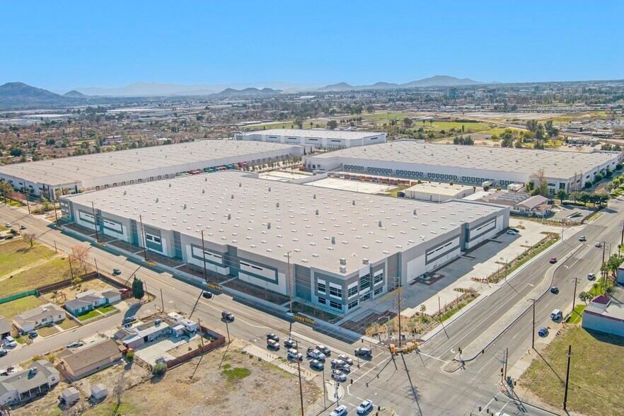 More Photos Of 752 N Tippecanoe Ave, San Bernardino Warehouse For Lease