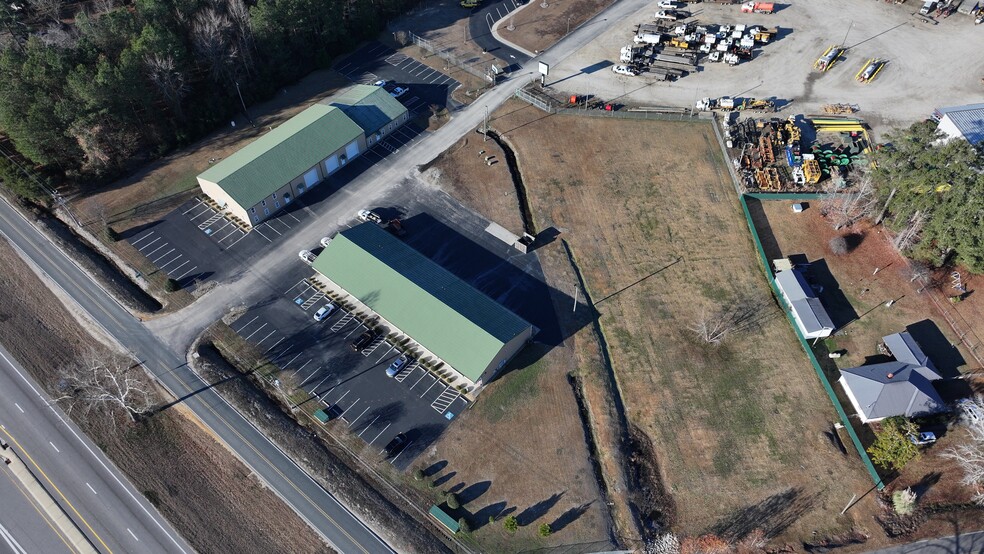 More Photos Of 4758 US Highway 301 S, Hope Mills Light Distribution For Lease