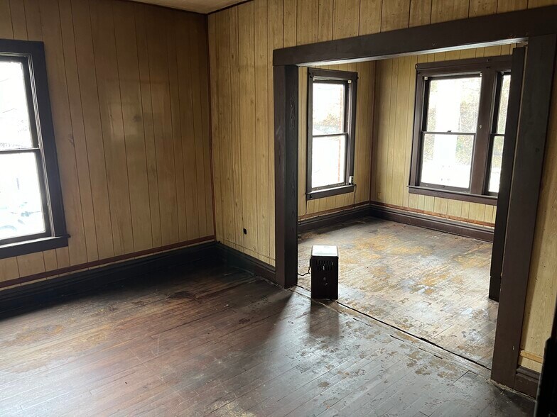 More Photos Of 503 Main St, Madison Hospitality For Sale