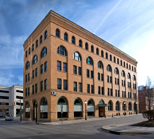 Primary Photo Of 10 Hale St, Charleston Loft Creative Space For Sale