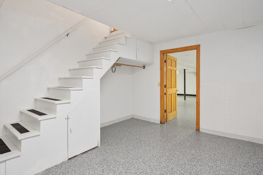 More Photos Of 2893 Jessup Rd, Jessup Office For Sale