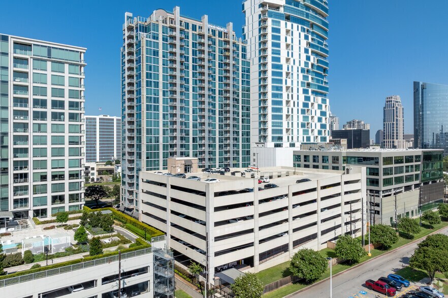 More Photos Of 2031 Westcreek Ln, Houston Apartments For Lease