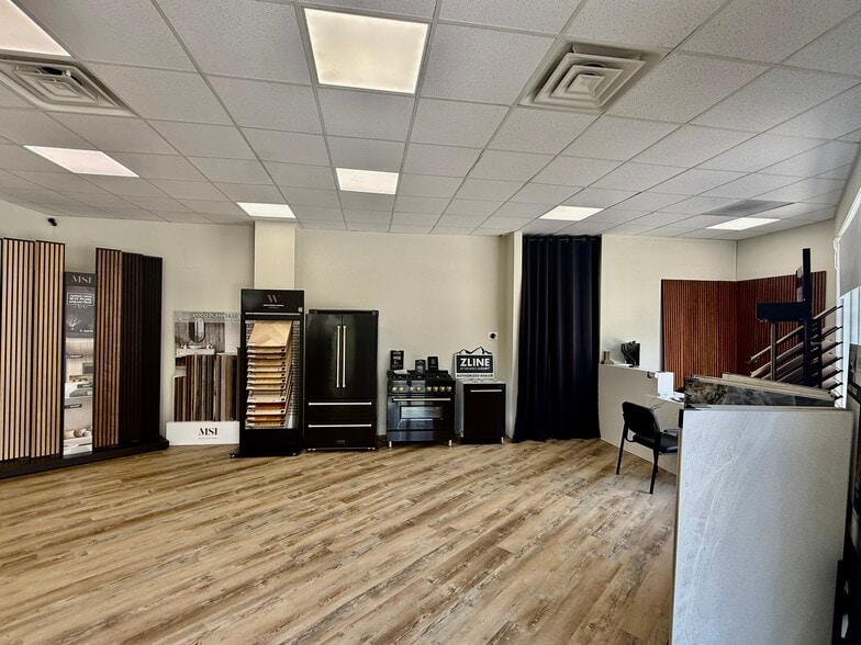 More Photos Of 4338 Paces Ferry Rd SE, Atlanta Storefront Retail Office For Lease