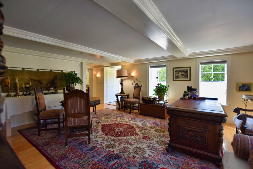 More Photos Of 146 Calef Hwy, Barrington Flex For Sale