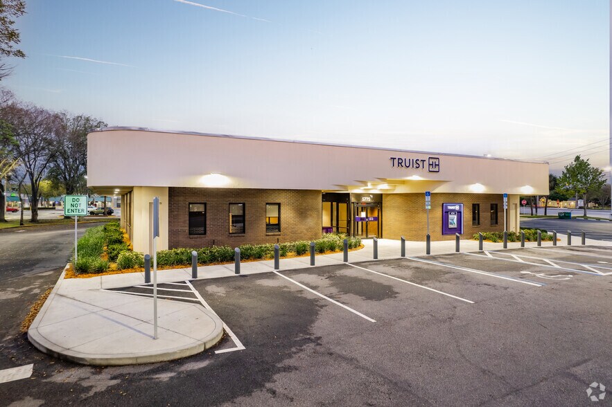 More Photos Of 5601-5775 Red Bug Lake Rd, Winter Springs Unknown For Lease