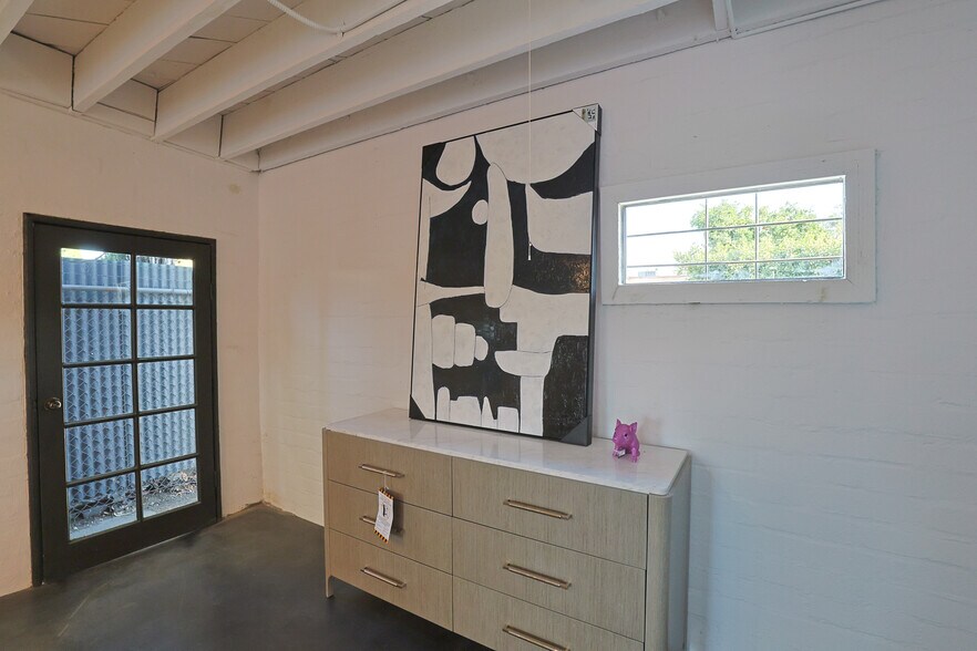 More Photos Of 3154 Los Feliz Blvd, Los Angeles Storefront For Sale