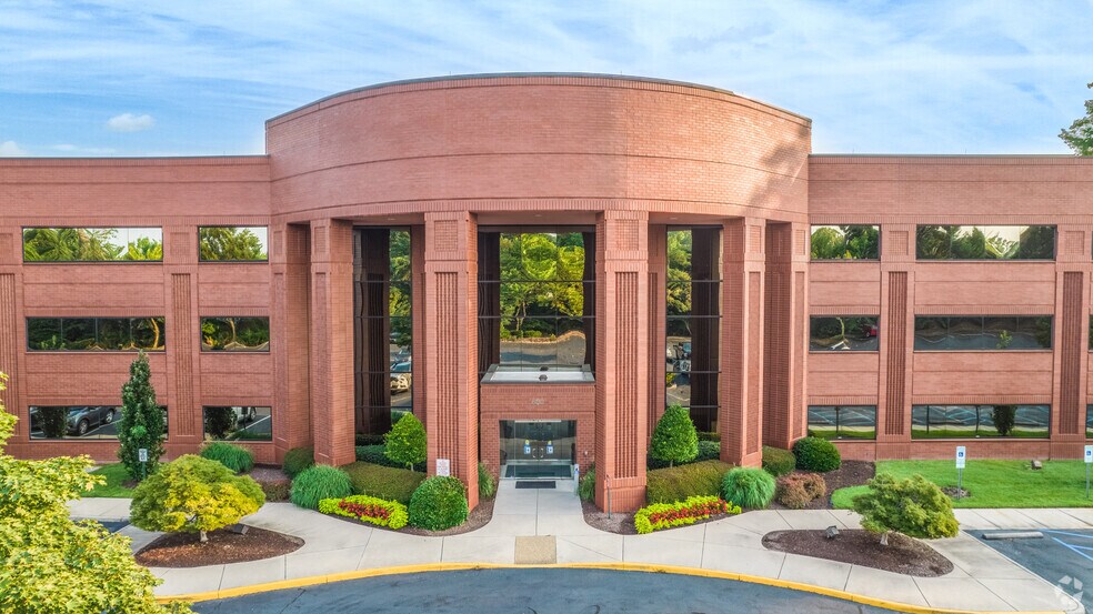 More Photos Of 600 Independence Pky, Chesapeake Office For Sale