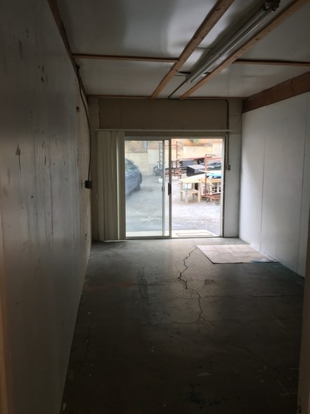 More Photos Of 208 Calle De Los Molinos, San Clemente Showroom For Lease